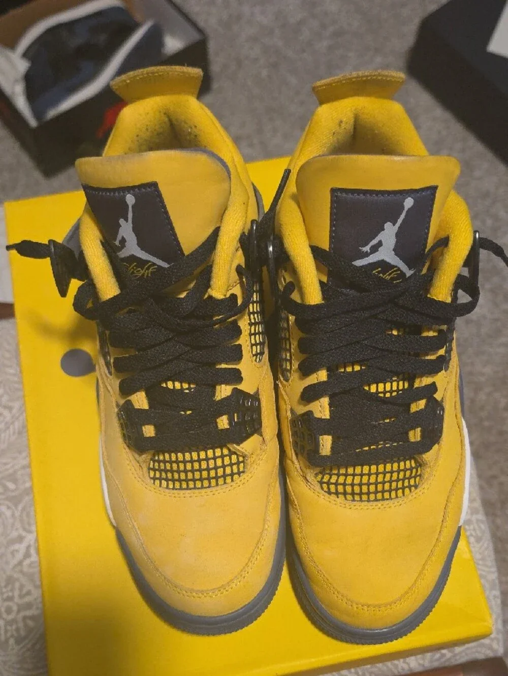 Jordan Men's Yellow and Black Retro Sneakers